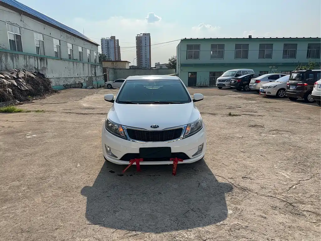 Kia K2 2012 1.4L MT GLS