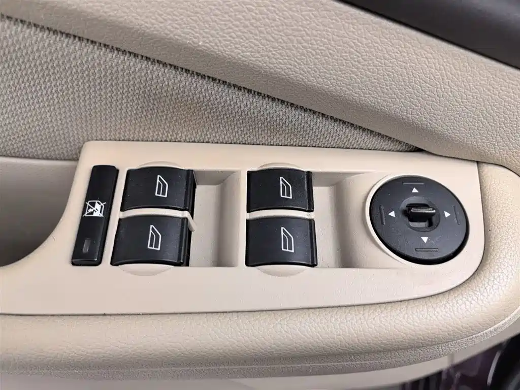 Ford Focus 2013 1.8L MT