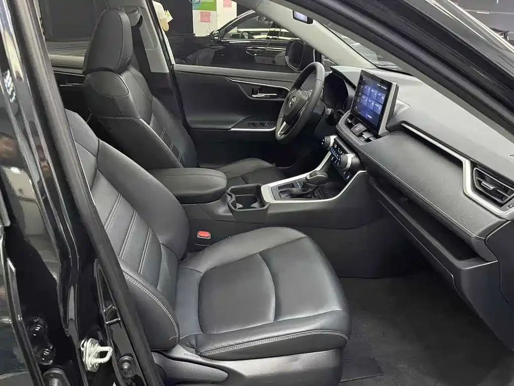 Toyota RAV4 2023 2.0L CVT