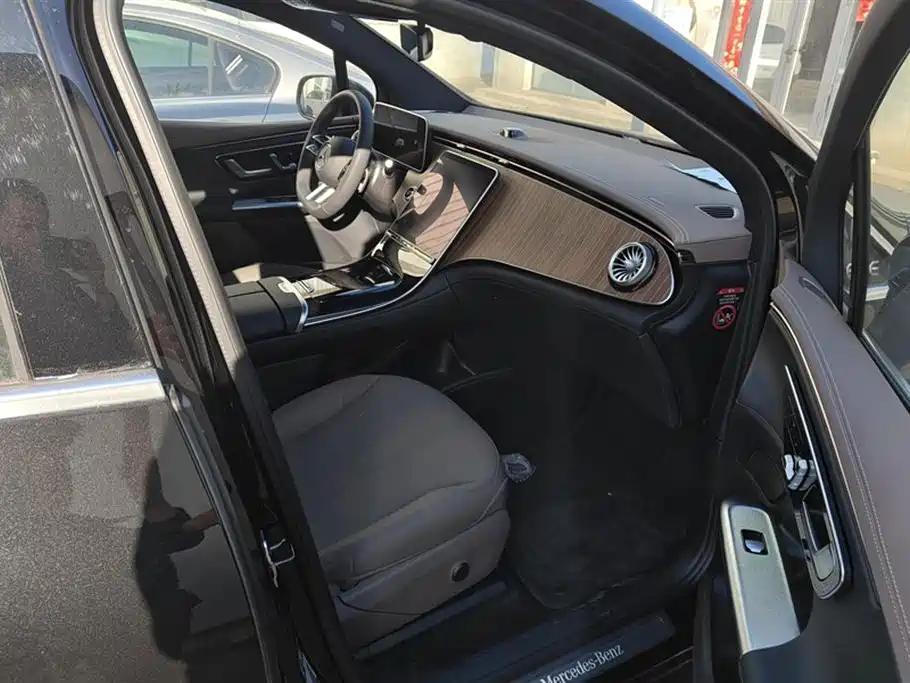 MERCEDES-BENZ EQE SUV