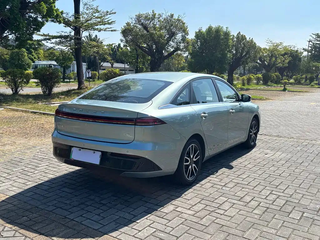 Roewe D6 — миниатюра 6