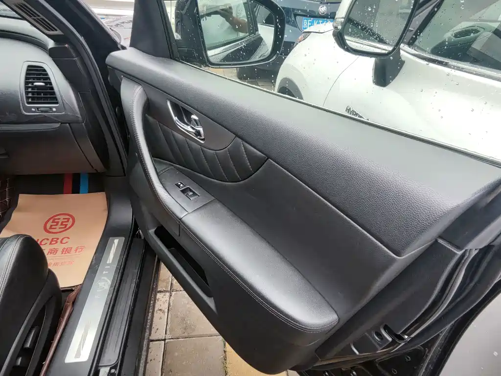 Infiniti FX — миниатюра 16