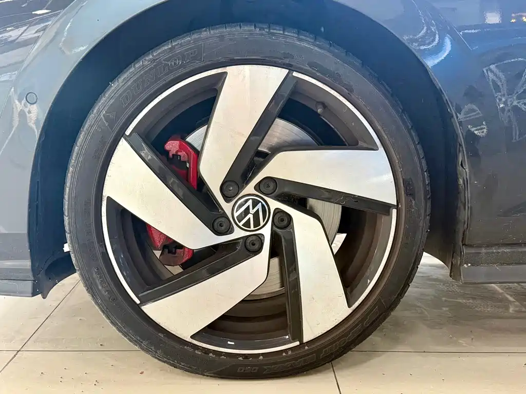 Volkswagen Golf GTI — миниатюра 3