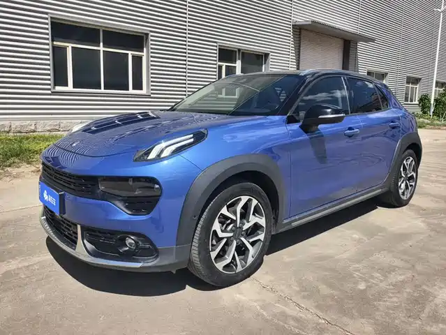 2019 Lynk & Co 02