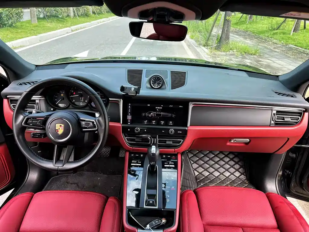 Porsche Macan — миниатюра 6