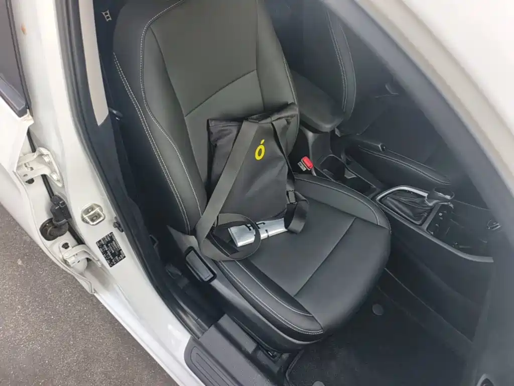 Hyundai Elantra — миниатюра 25