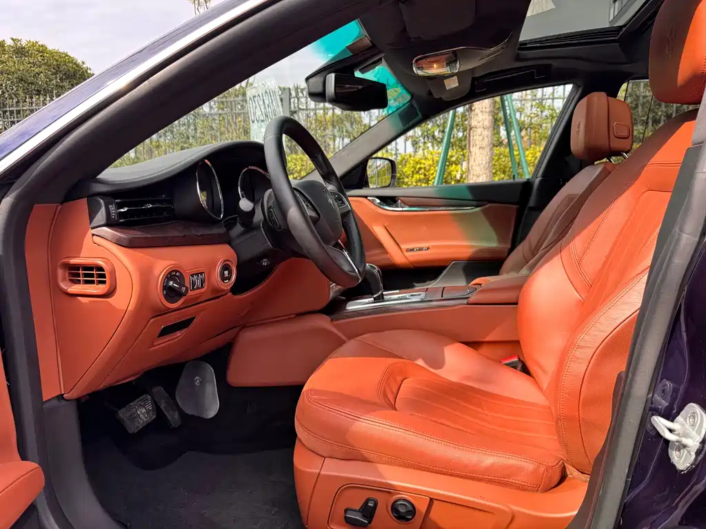 Maserati Quattroporte — миниатюра 5