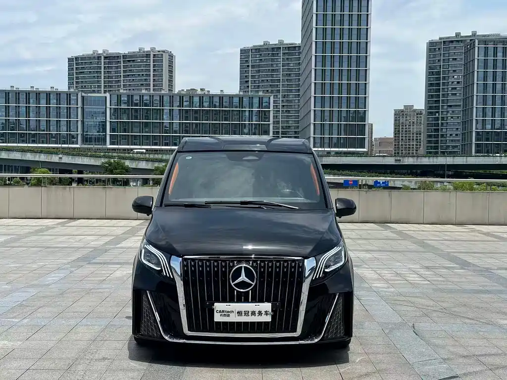 Mercedes-Benz Vito 2024 2.0T Elite 7 мест