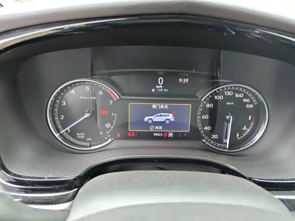 Cadillac XT6 — миниатюра 12