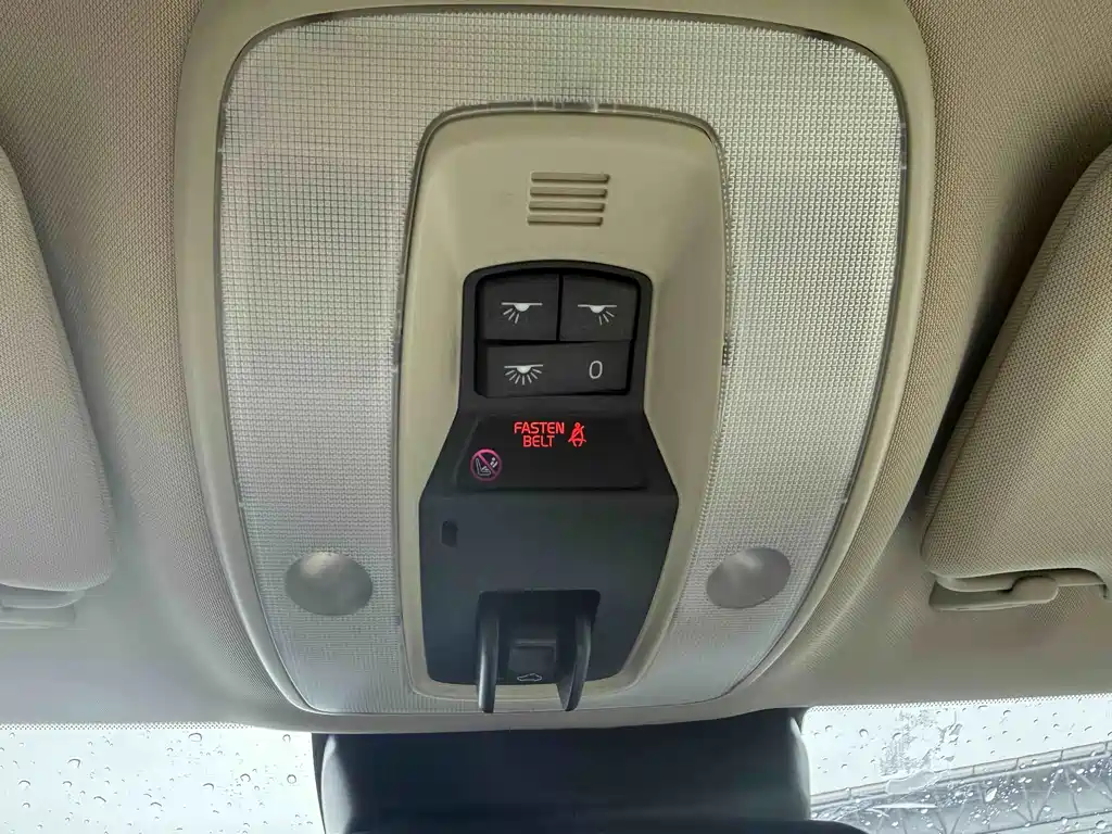 Volvo S60 (Import) — миниатюра 16