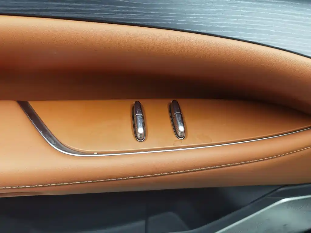 Buick Electra L7 — миниатюра 9