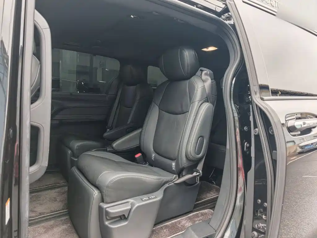 Toyota Sienna — миниатюра 18