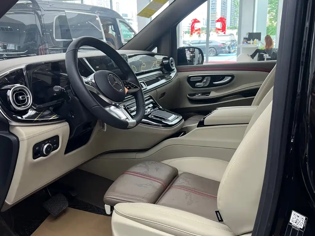 Mercedes-Benz V-Class V 2024 V 300 L Luxury