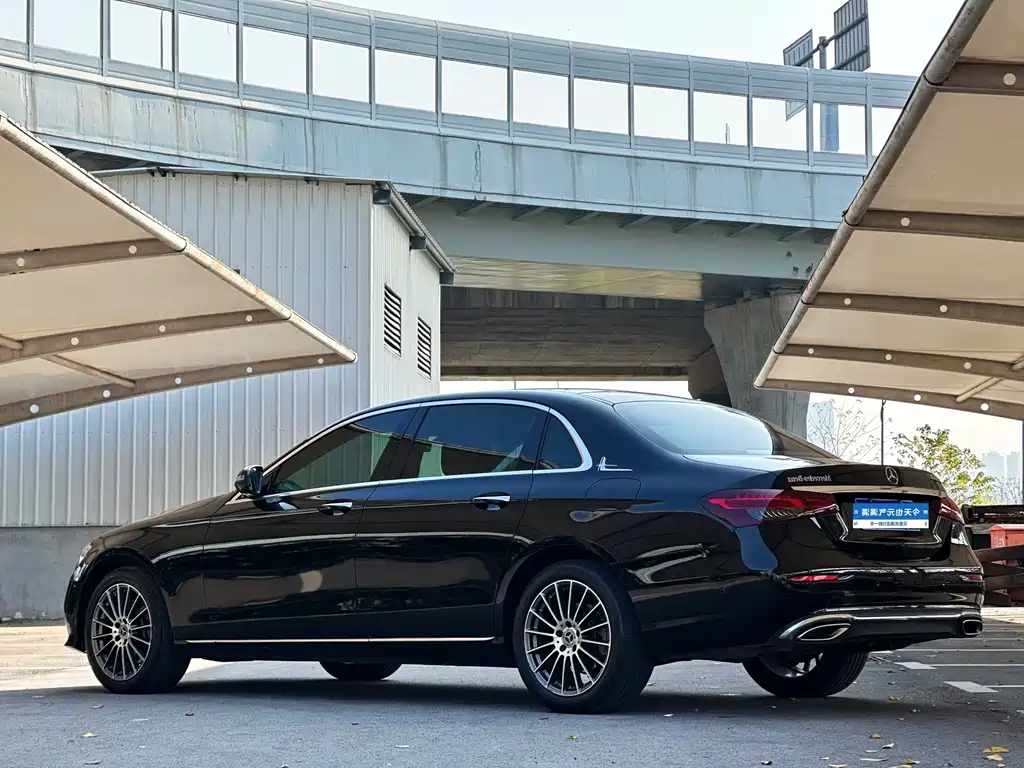 MERCEDES-BENZ E CLASS