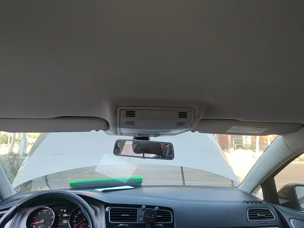 Volkswagen Golf — миниатюра 18