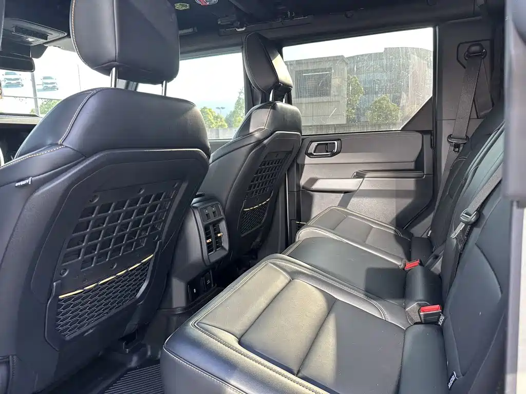Ford Bronco — миниатюра 7
