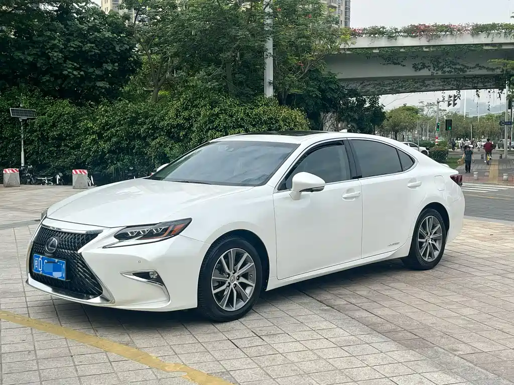 Lexus ES 2018