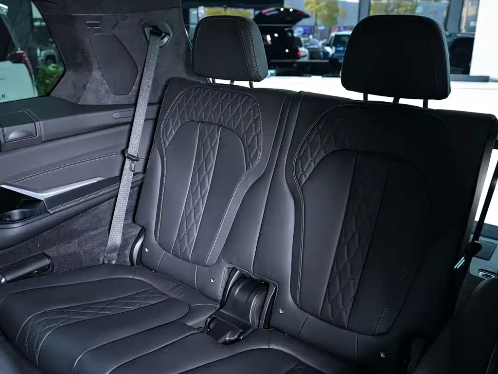 BMW X7 — миниатюра 11