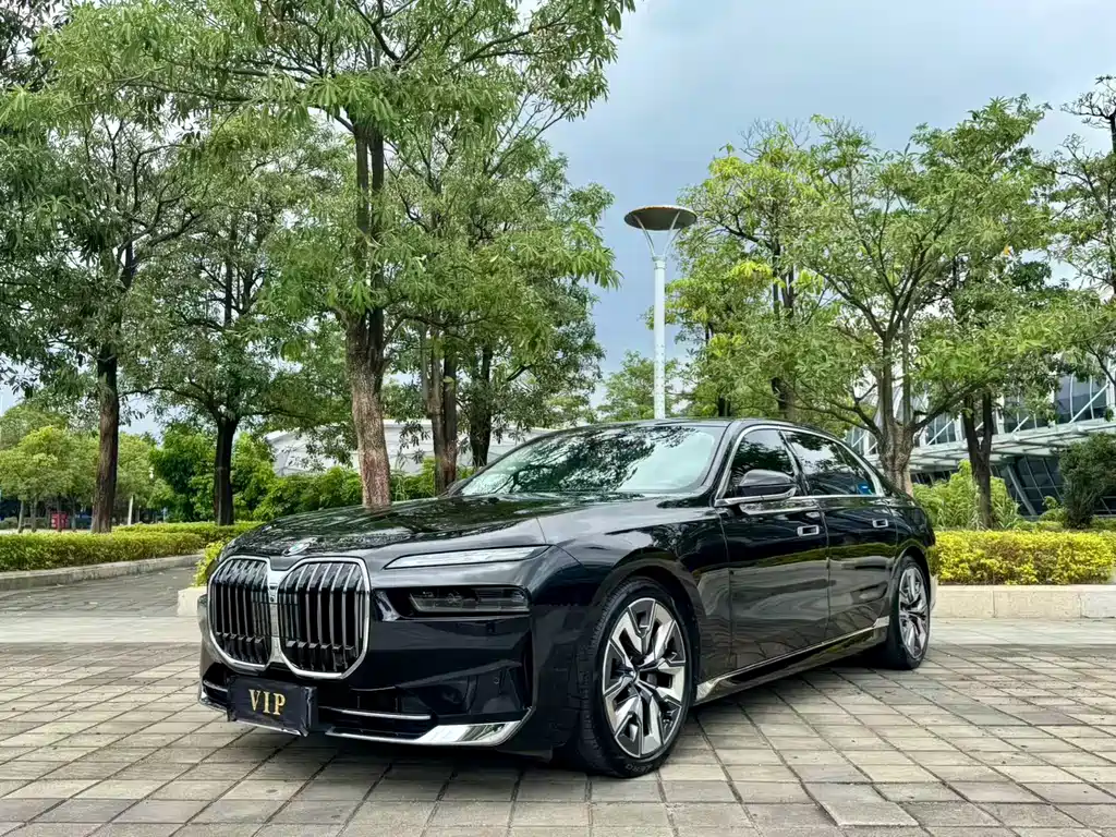 BMW 7 Series 2024