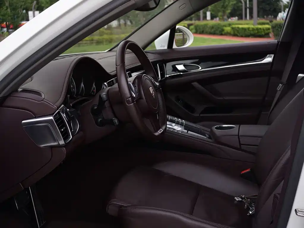 Porsche Panamera 2010 Panamera S 4.8L
