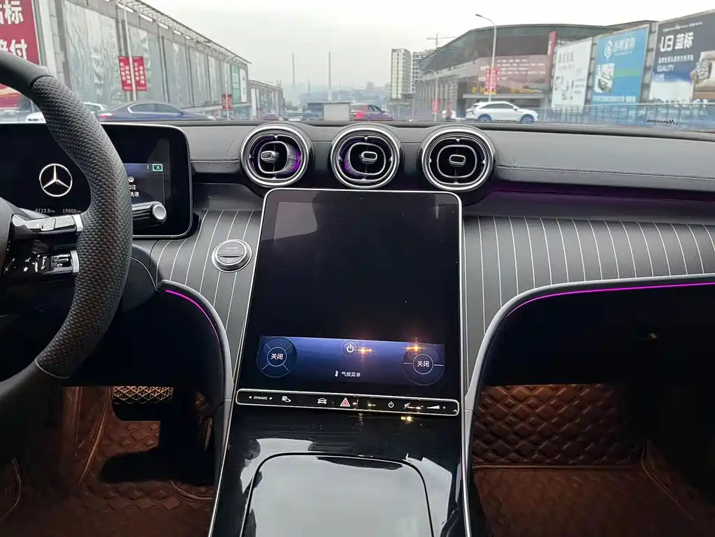 Mercedes-Benz C-Class — миниатюра 15