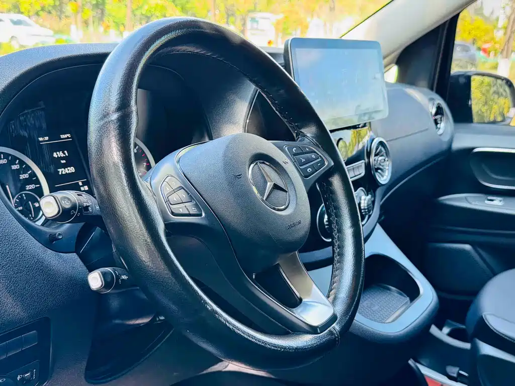 Mercedes-Benz Vito 2021 2.0T 9 мест
