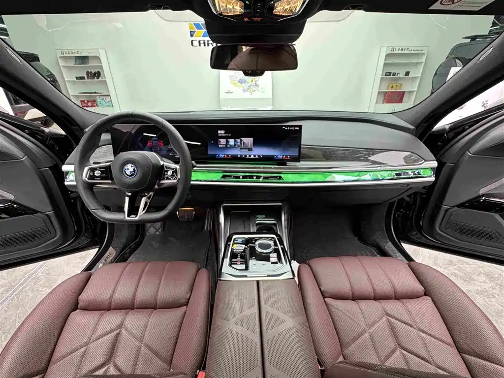BMW i7 — миниатюра 11