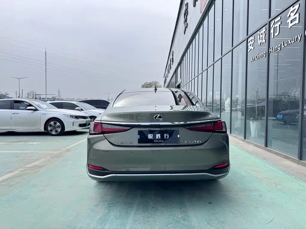 Lexus ES 2023 200
