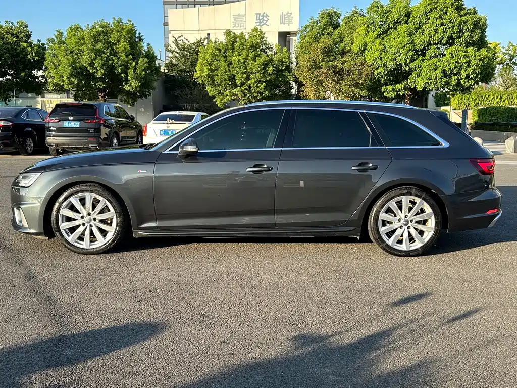 Audi A4 (Import) — миниатюра 8