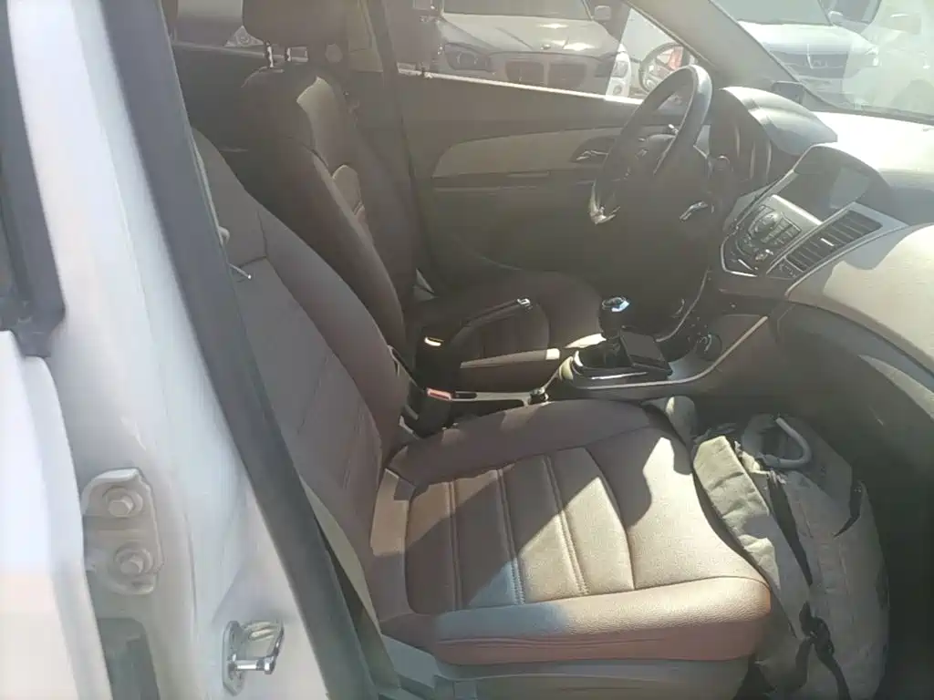 Chevrolet Cruze — миниатюра 25