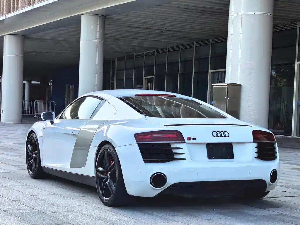 Audi R8 — миниатюра 4