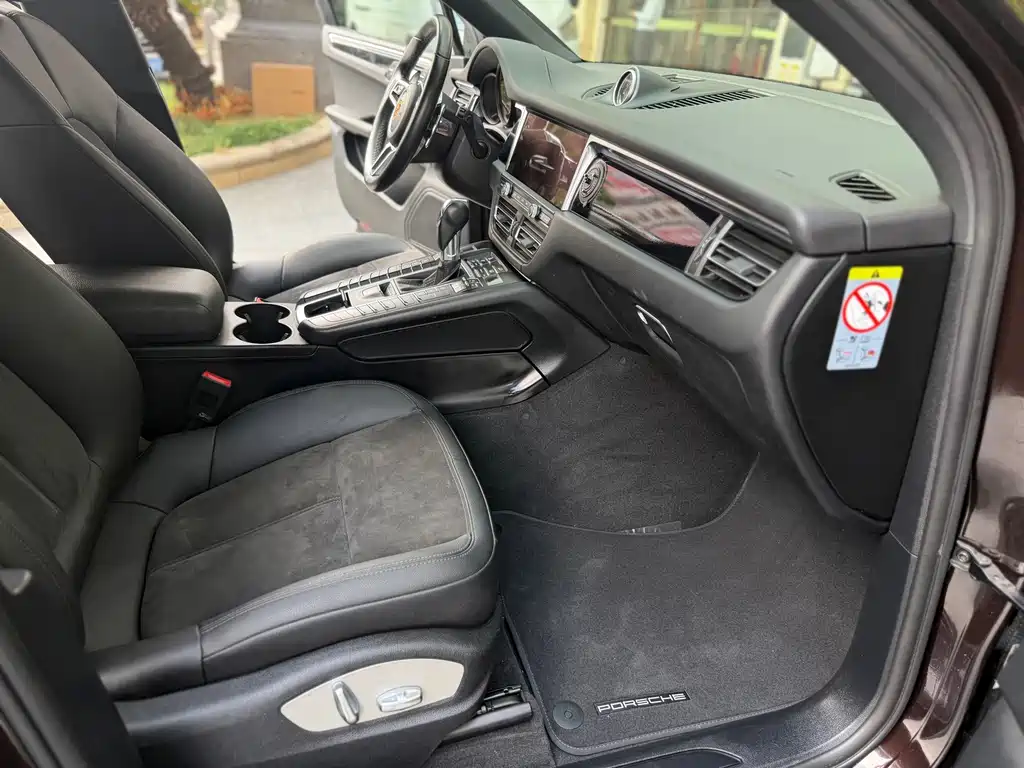 Porsche Macan — миниатюра 4
