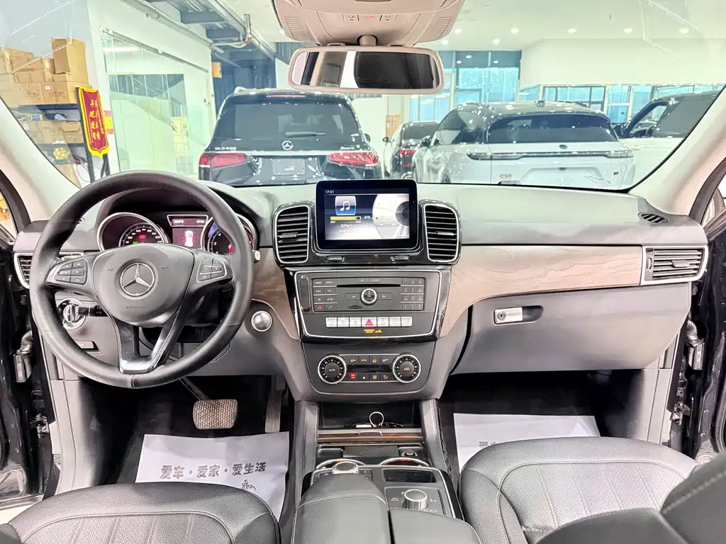 Mercedes-Benz GLE (Import) — миниатюра 8