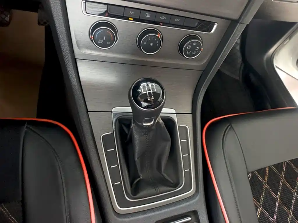 Volkswagen Golf — миниатюра 14