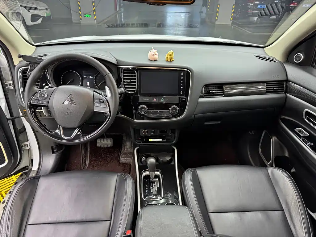 Mitsubishi Outlander 2019 2.4L 7 мест VI