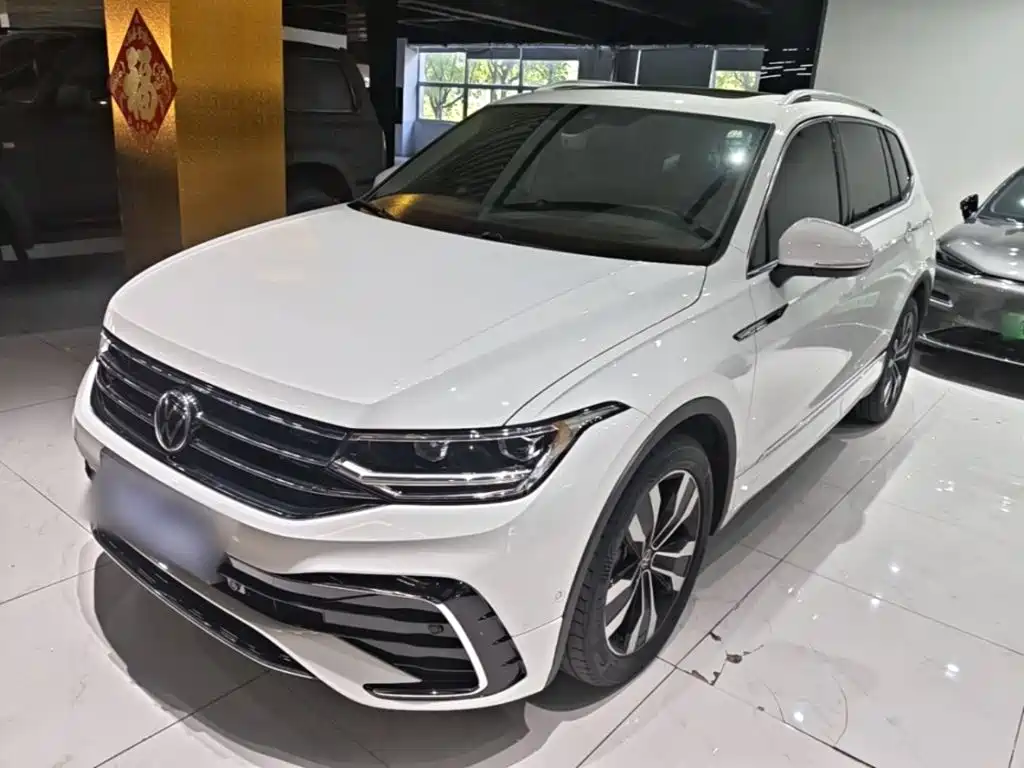 Volkswagen Tiguan L — миниатюра 2