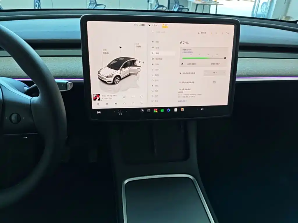Tesla Model Y — миниатюра 13
