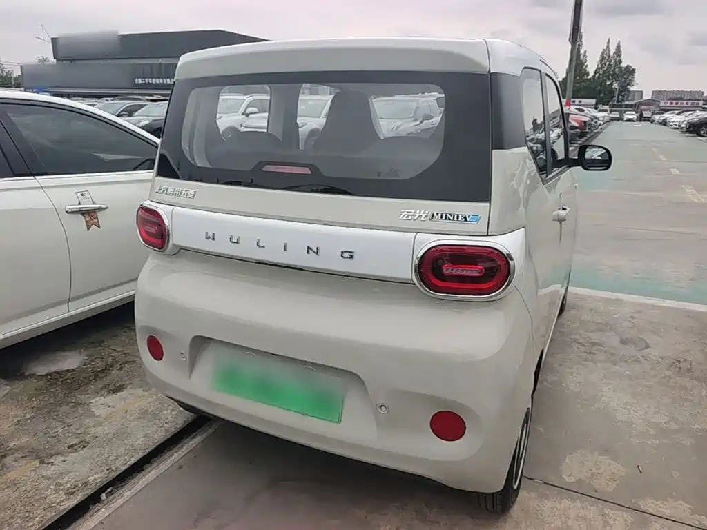 Wuling MINIEV — миниатюра 6