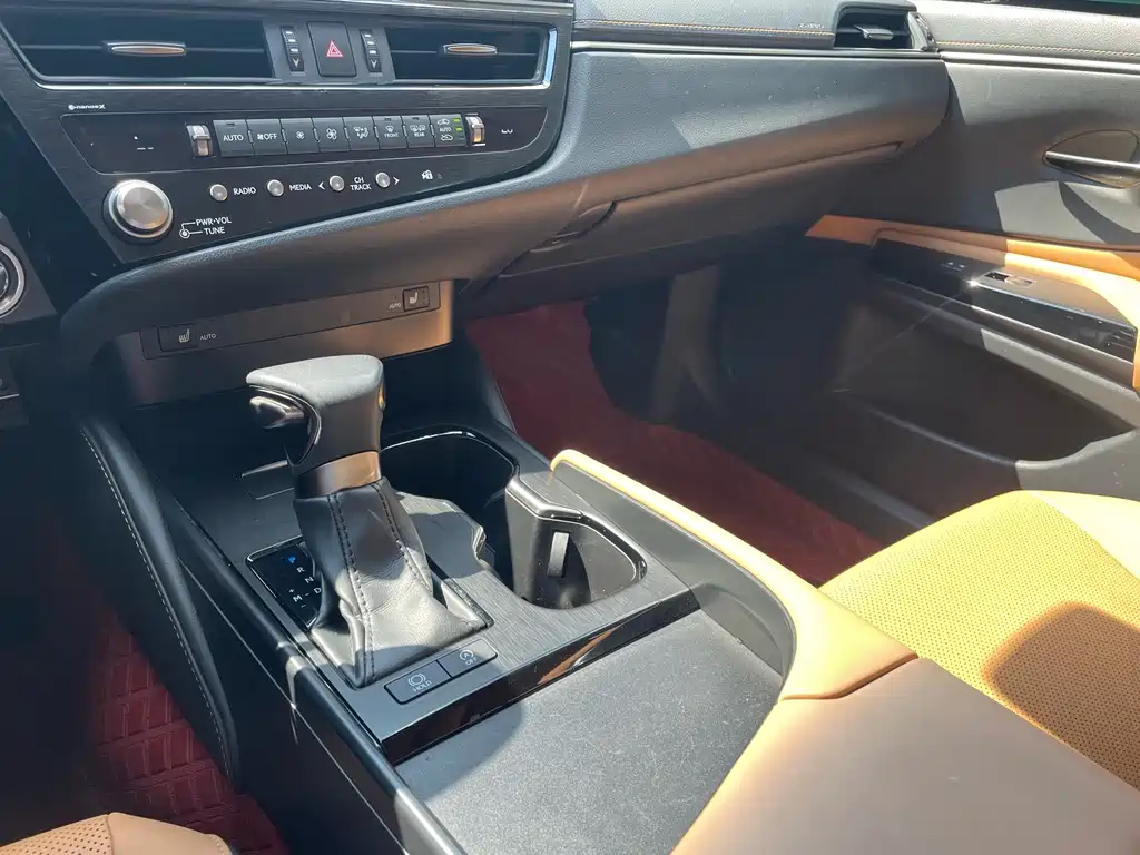 Lexus ES — миниатюра 19