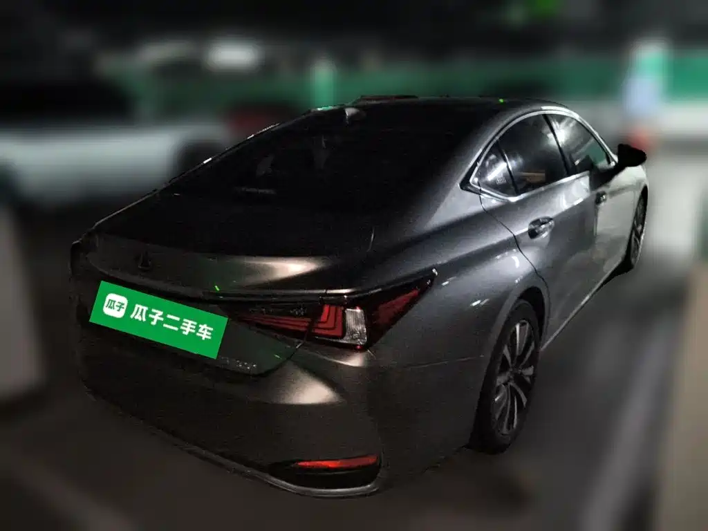 Lexus ES — миниатюра 6