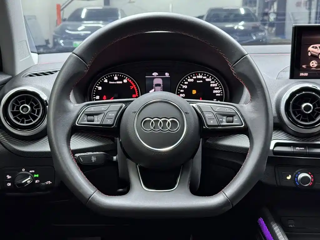 Audi Q2L — миниатюра 8