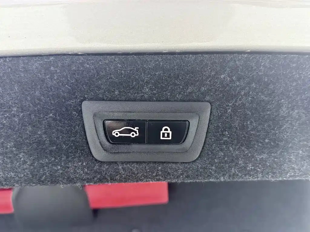 BMW 5 Series — миниатюра 15