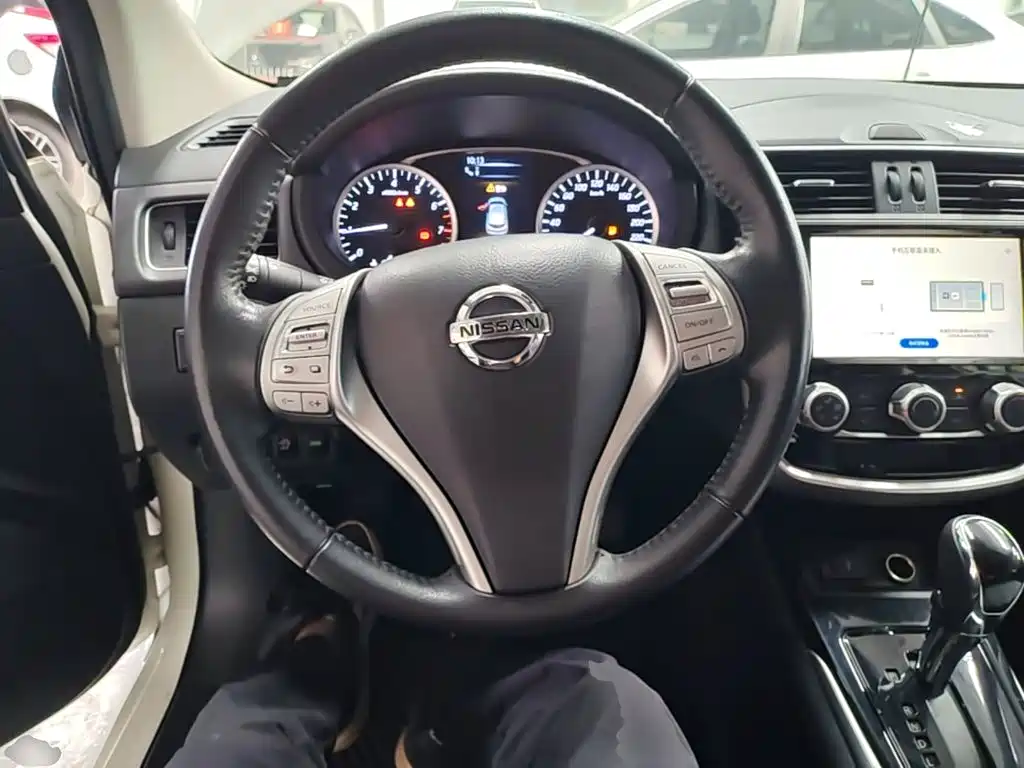 Nissan Tiida — миниатюра 11