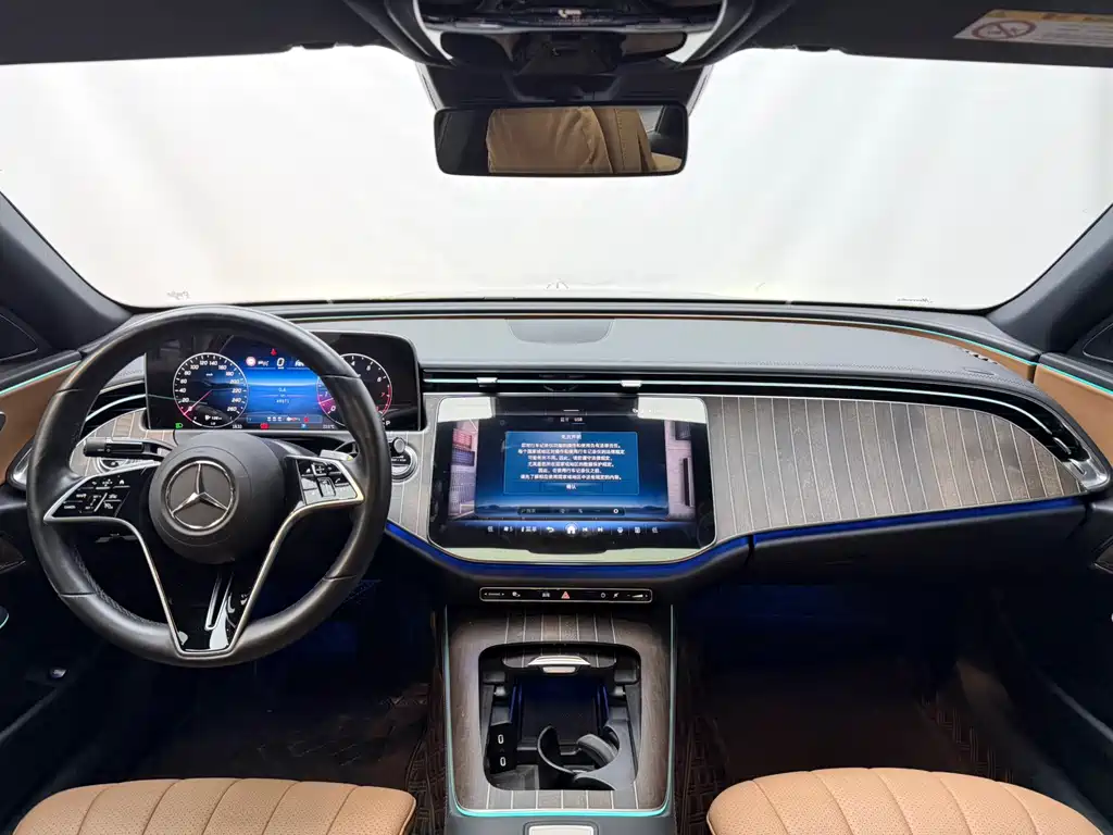 Mercedes-Benz E-Class — миниатюра 9