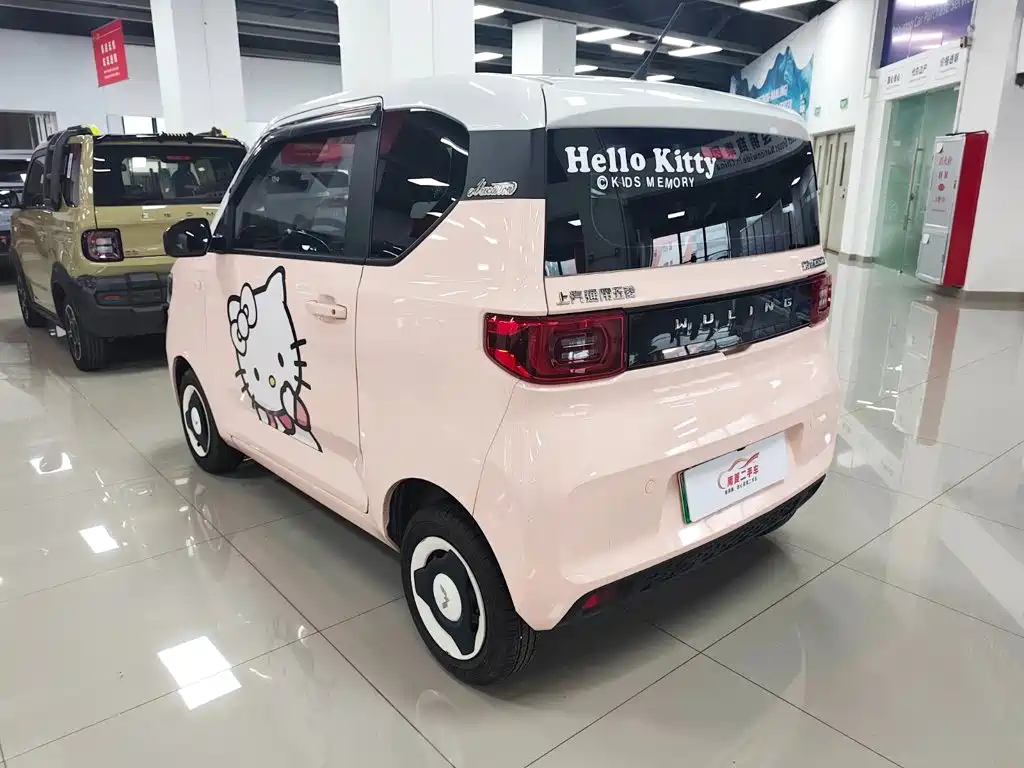 Заказать Wuling MINIEV 2021 года за 642 592 ₽  из Китая