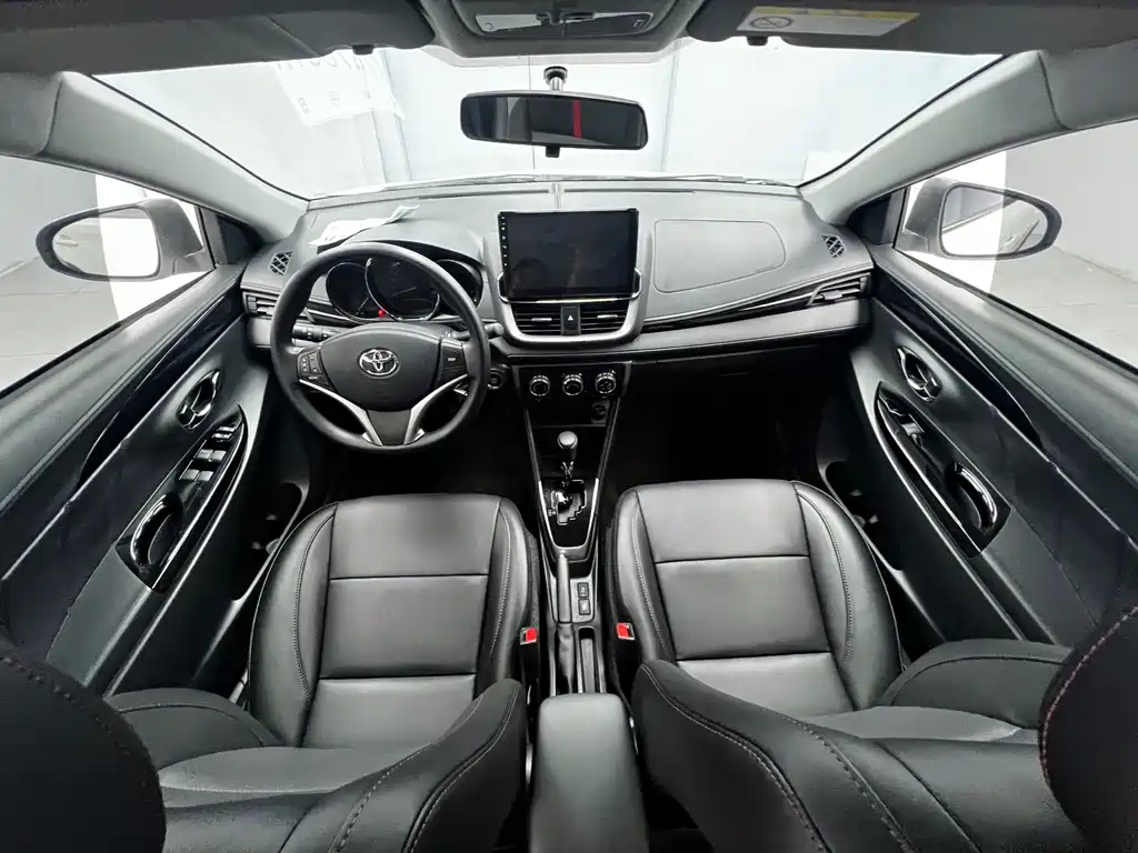 Toyota Yaris L — миниатюра 8