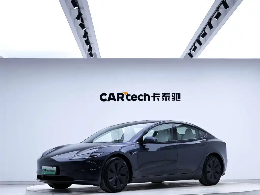Tesla Model 3 2024