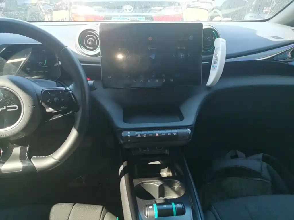 BYD Dolphin — миниатюра 13