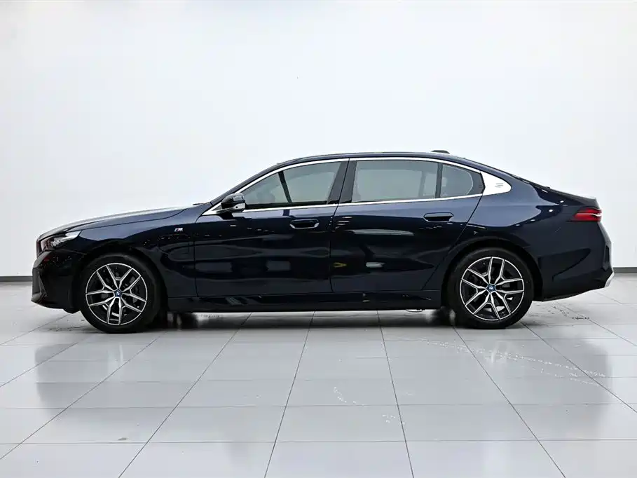 BMW i5 2025 eDrive 40L M Sport