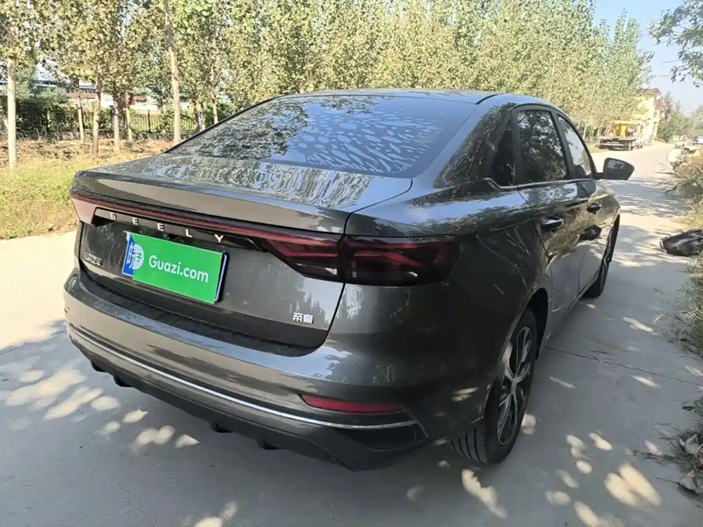 Geely Emgrand — миниатюра 7